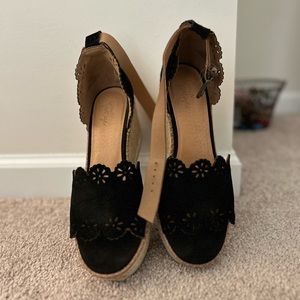 Crown Vintage Woman’s Wedges